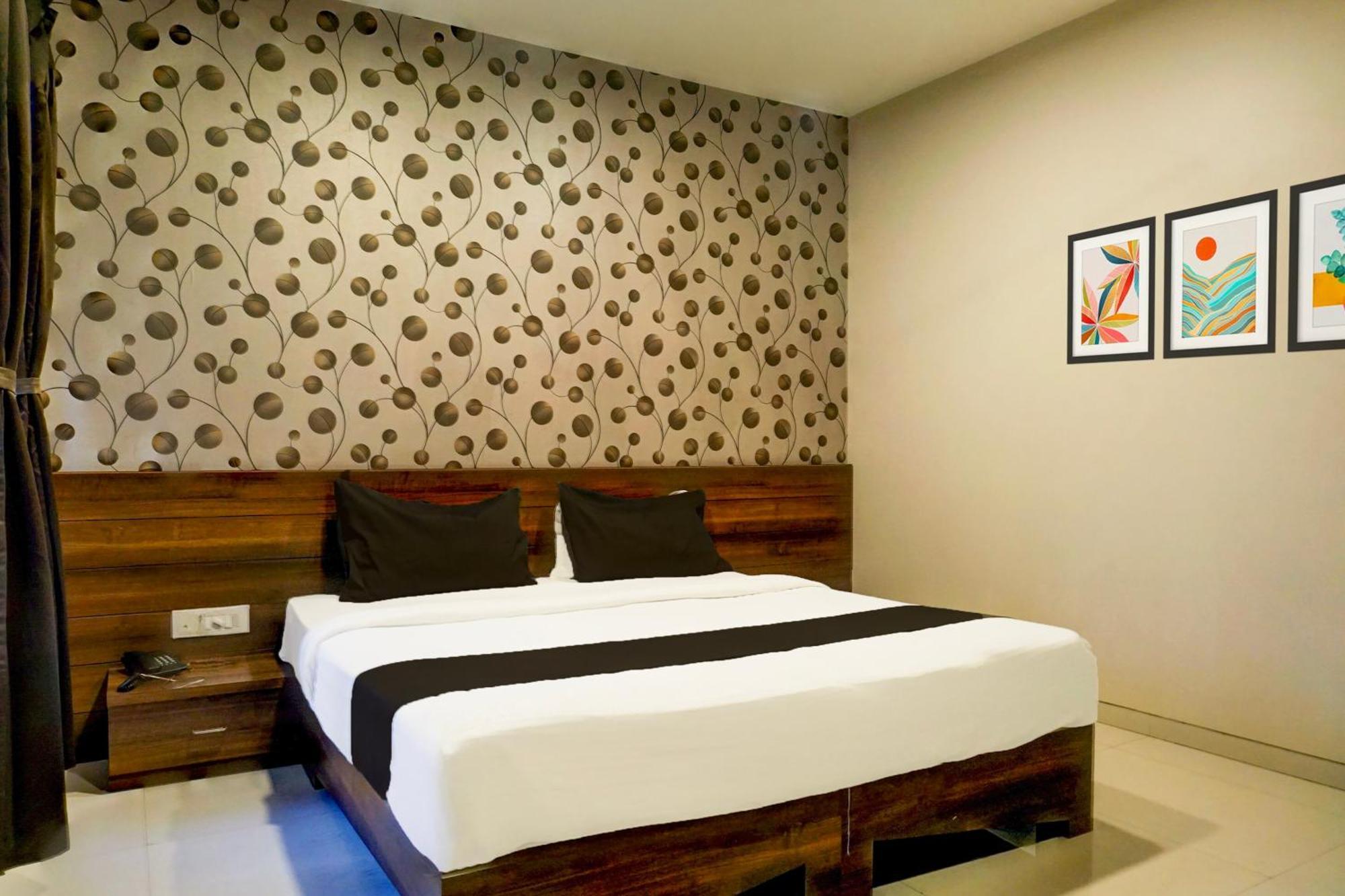 Super Townhouse Oak Viman Nagar Formerly Kuber Inn Kharadi Ngoại thất bức ảnh